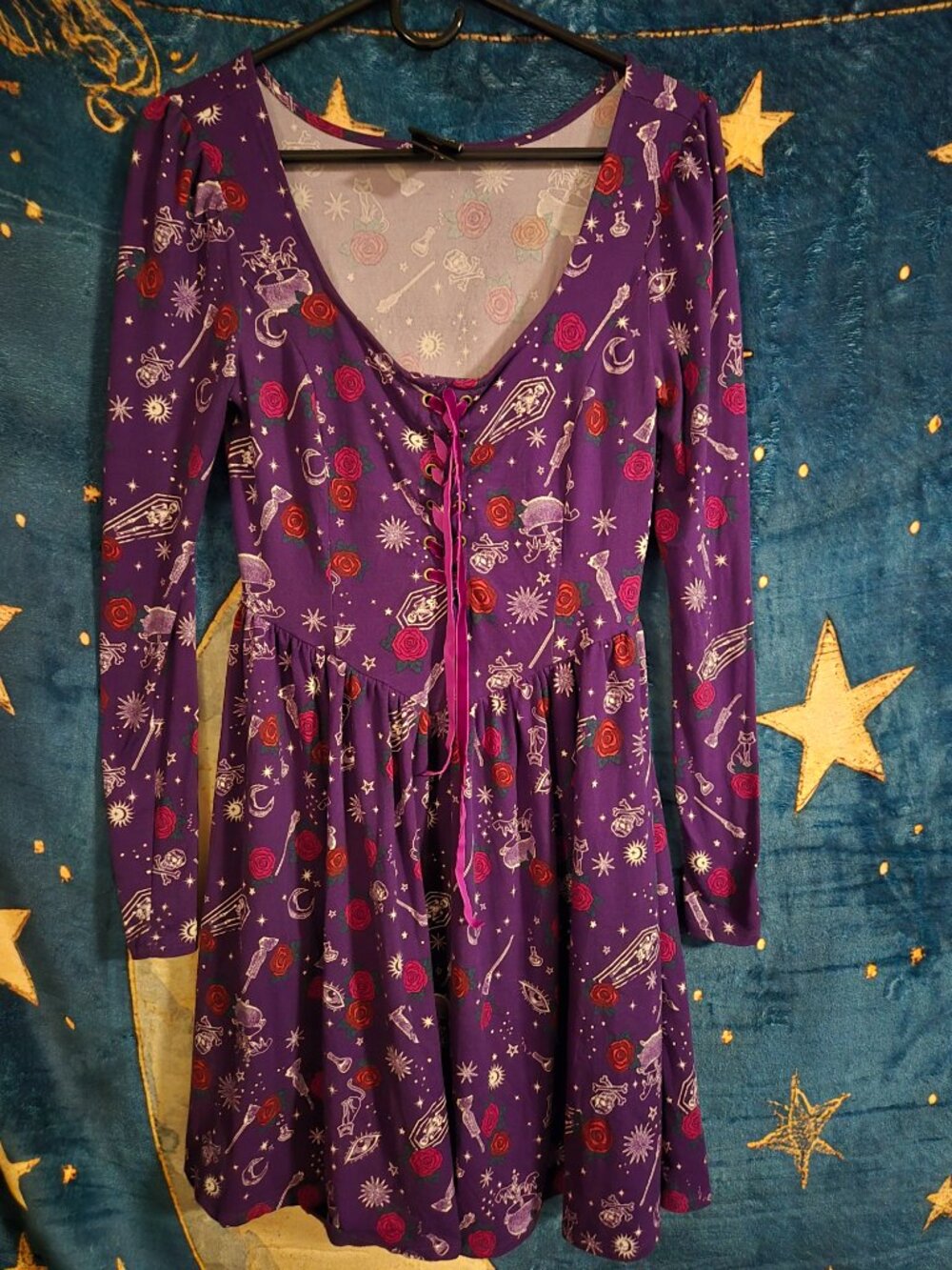 Her Universe Hocus Pocus Witch Halloween Lace Up Dress - Picture 4 of 5